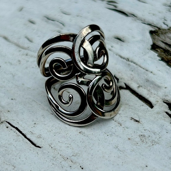 925 Ring - Picture 1 of 4